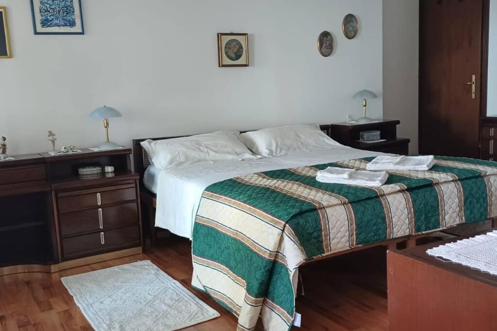 Brezza Marina - Appartamento In Villa Fronte Mare Trieste Esterno foto