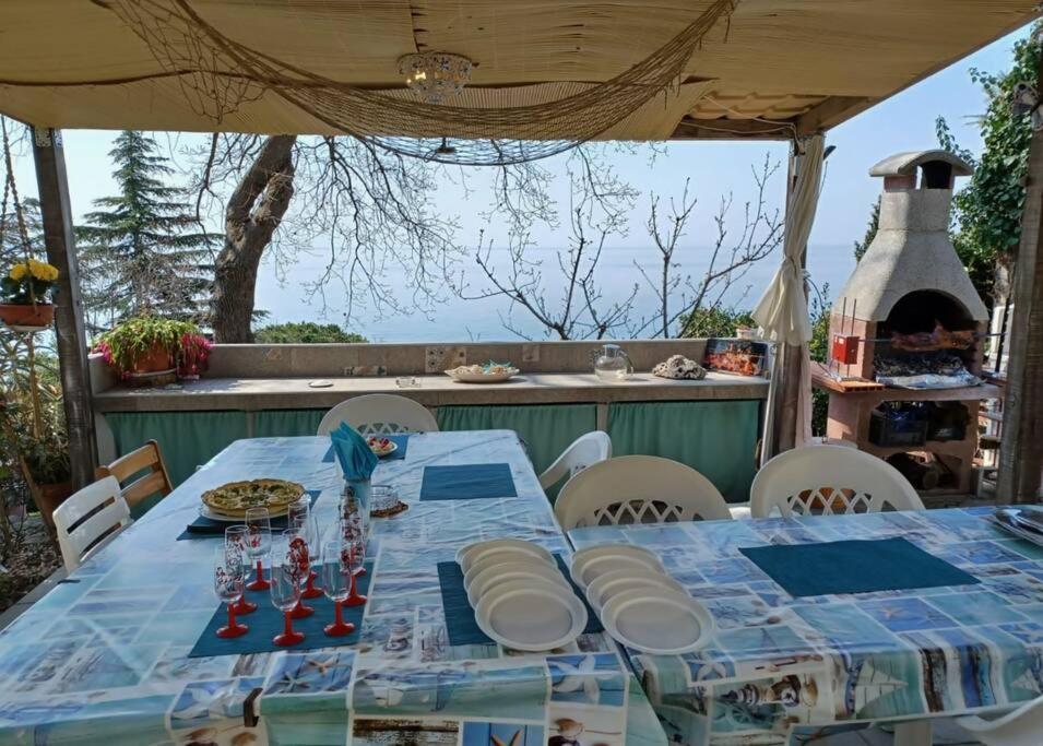 Brezza Marina - Appartamento In Villa Fronte Mare Trieste Esterno foto