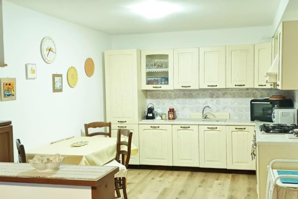 Brezza Marina - Appartamento In Villa Fronte Mare Trieste Esterno foto