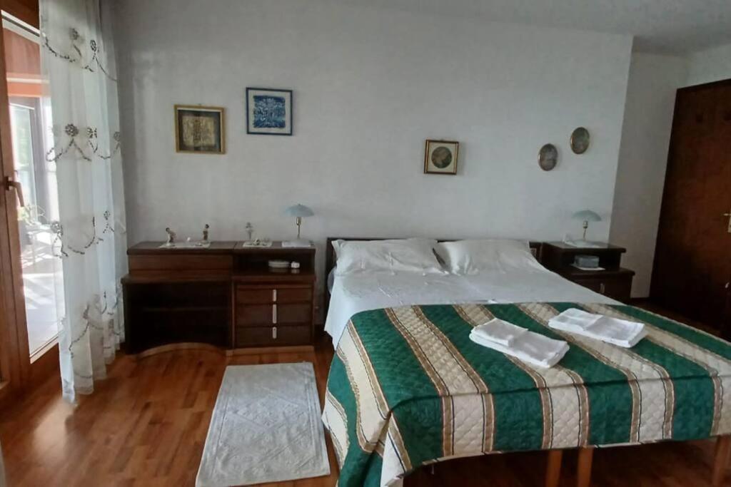 Brezza Marina - Appartamento In Villa Fronte Mare Trieste Esterno foto